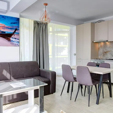 Apartamentect Sunny Beach By Alz 4* Navodari